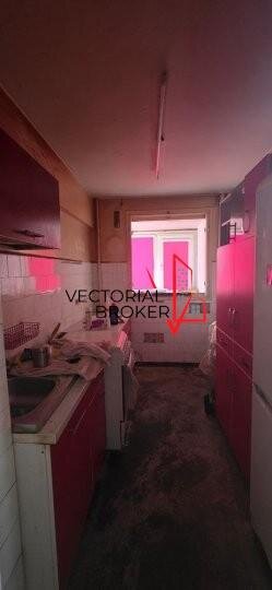 Basarabia- Piata Muncii Apartament 2 camere decomandate, et.4, fara imbunatiri, 50mp,
