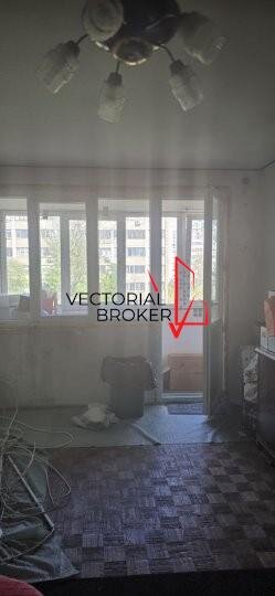 Basarabia- Piata Muncii Apartament 2 camere decomandate, et.4, fara imbunatiri, 50mp,