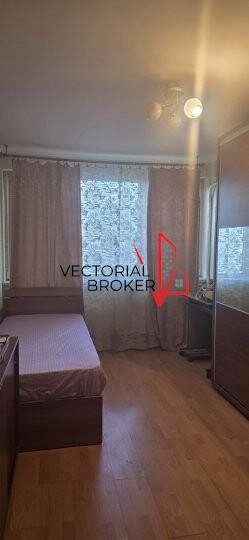 Basarabia- Piata Muncii Apartament 2 camere decomandate, et.4, fara imbunatiri, 50mp,